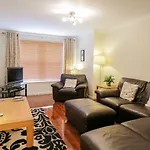 7 Riverside Gardens